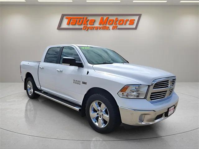 2017 RAM 1500 Big Horn Crew Cab 4x4 57 Box