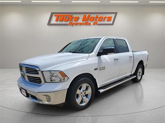 2017 RAM 1500 Big Horn Crew Cab 4x4 57 Box