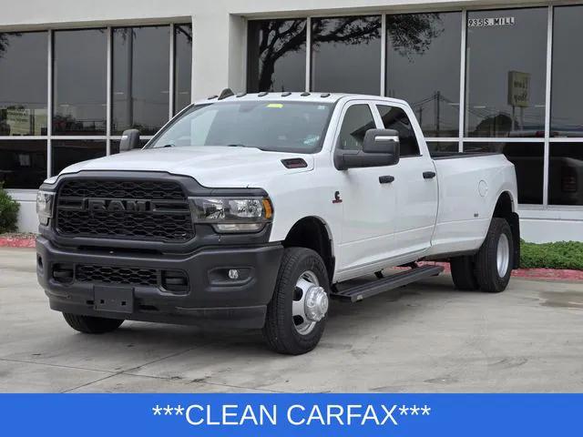 2023 RAM 3500 Tradesman Crew Cab 4x4 8 Box
