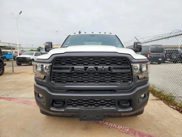 2023 RAM 3500 Tradesman Crew Cab 4x4 8 Box