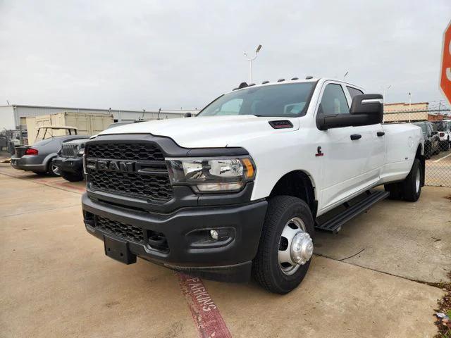 2023 RAM 3500 Tradesman Crew Cab 4x4 8 Box