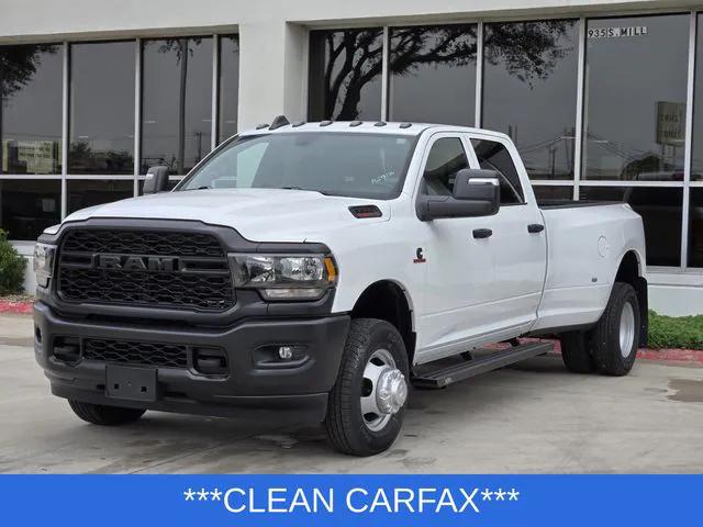 2023 RAM 3500 Tradesman Crew Cab 4x4 8 Box