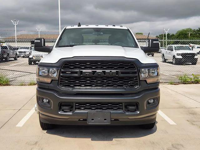 2023 RAM 3500 Tradesman Crew Cab 4x4 8 Box