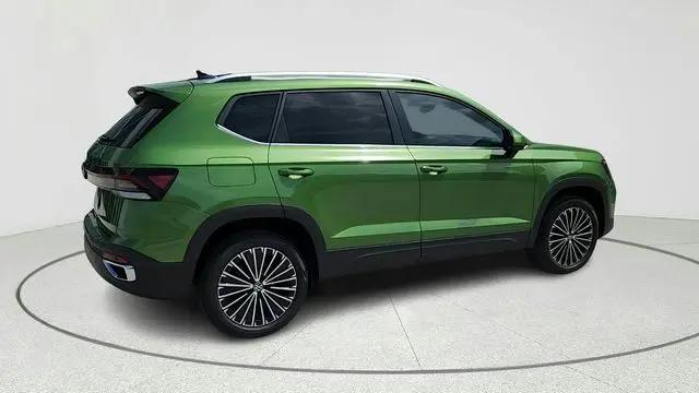 2025 Volkswagen Taos 1.5T SE Black