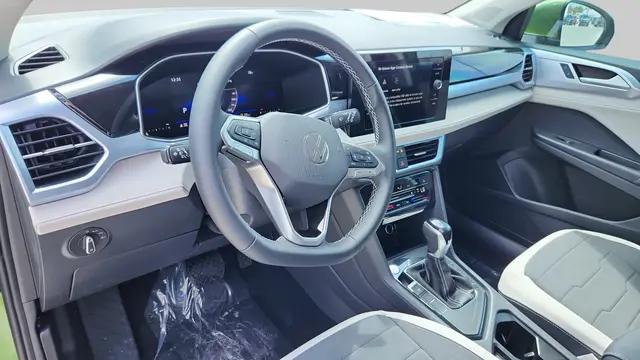 2025 Volkswagen Taos 1.5T SE Black