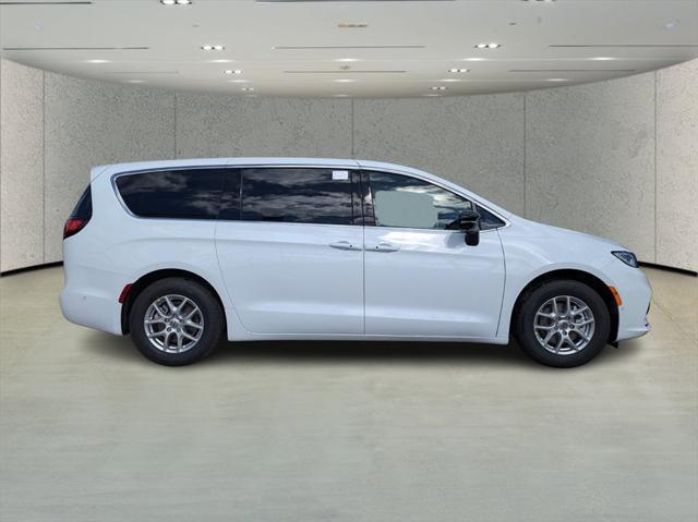 2025 Chrysler Pacifica PACIFICA SELECT