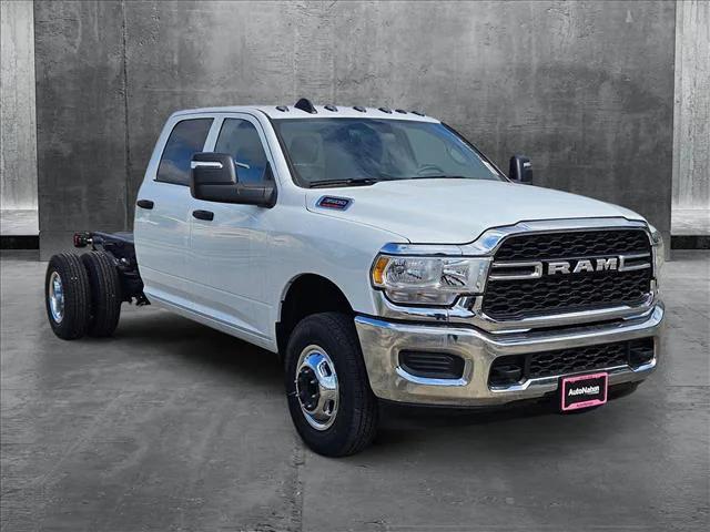 2024 RAM Ram 3500 Chassis Cab RAM 3500 TRADESMAN CREW CAB CHASSIS 4X4 60 CA