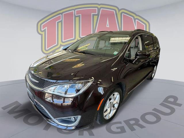 2017 Chrysler Pacifica Touring-L [6]