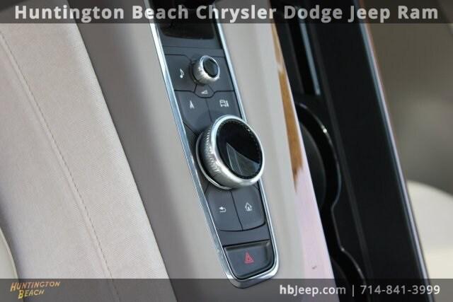 2023 Cadillac Escalade 4WD Sport Platinum