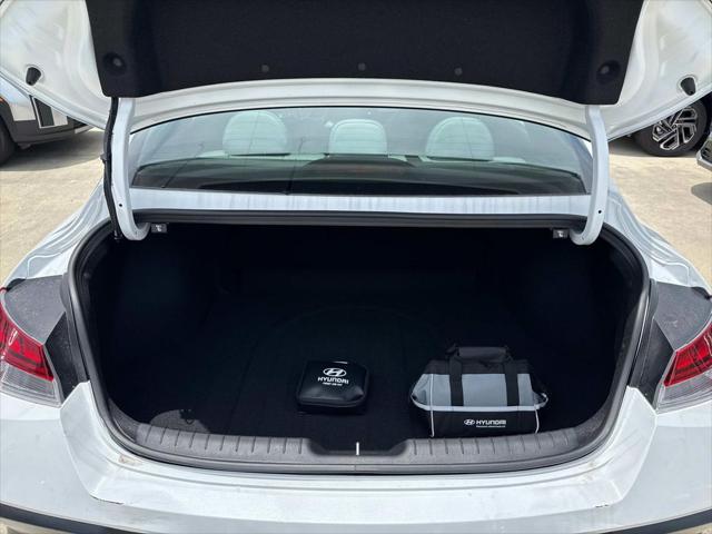 2025 Hyundai Elantra Hybrid Limited