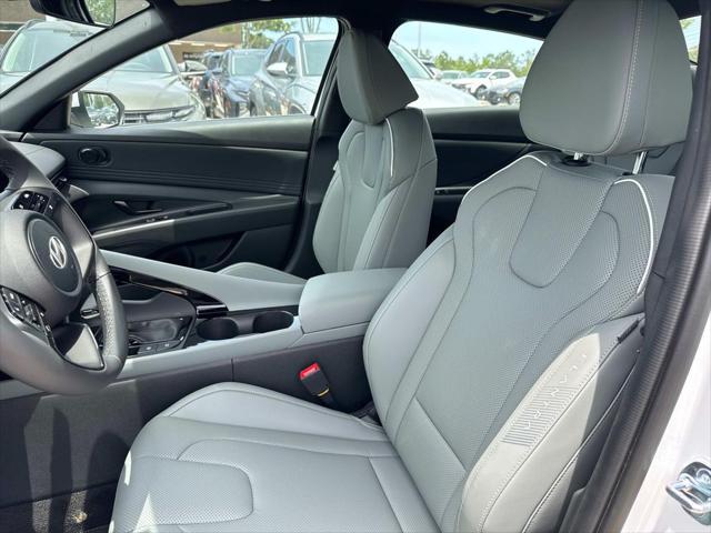 2025 Hyundai Elantra Hybrid Limited