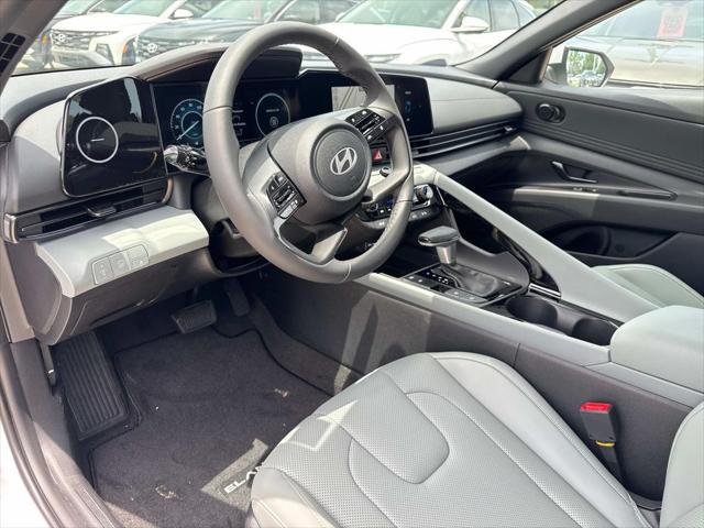 2025 Hyundai Elantra Hybrid Limited