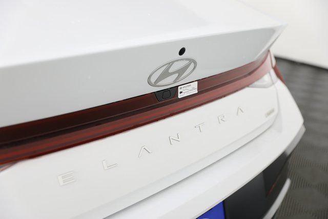 2025 Hyundai Elantra Hybrid Limited