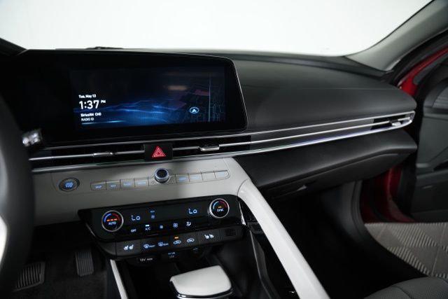 2025 Hyundai Elantra Hybrid Limited