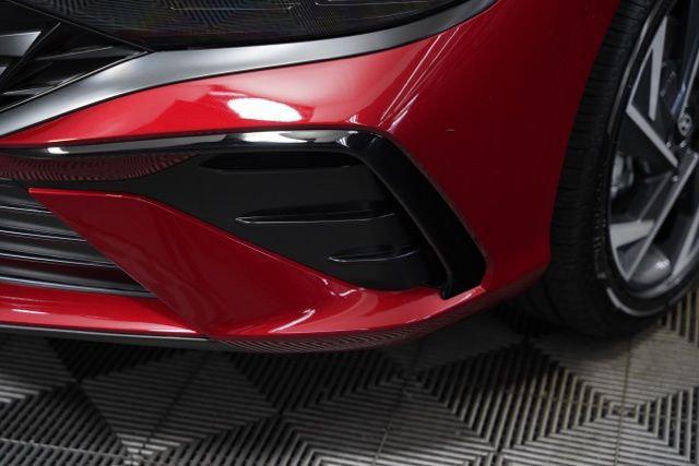 2025 Hyundai Elantra Hybrid Limited