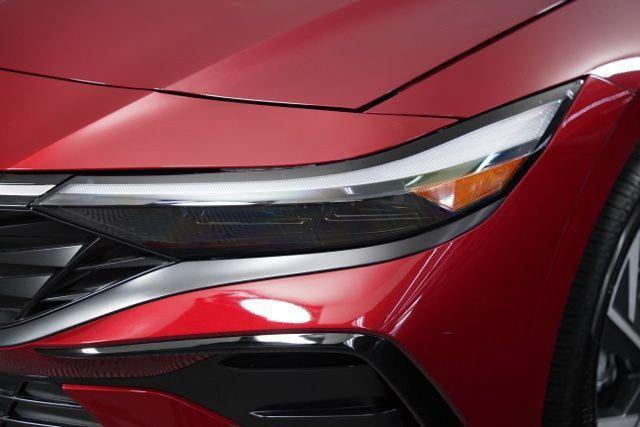 2025 Hyundai Elantra Hybrid Limited