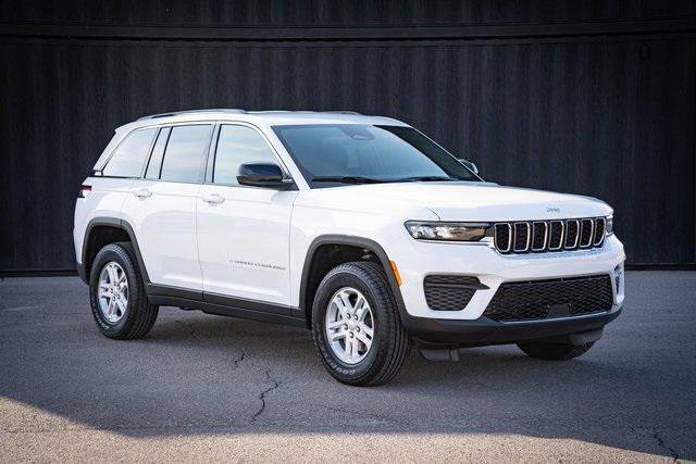 2025 Jeep Grand Cherokee GRAND CHEROKEE LAREDO 4X4