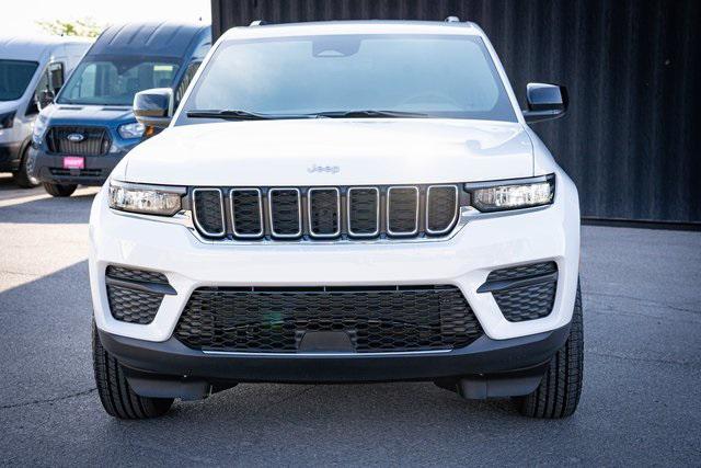 2025 Jeep Grand Cherokee GRAND CHEROKEE LAREDO 4X4