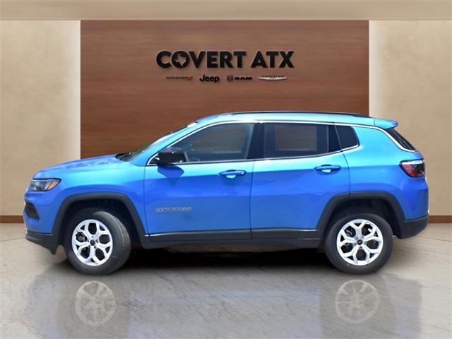 2025 Jeep Compass COMPASS LATITUDE 4X4