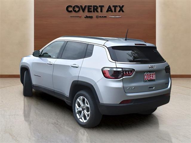 2025 Jeep Compass COMPASS LATITUDE 4X4