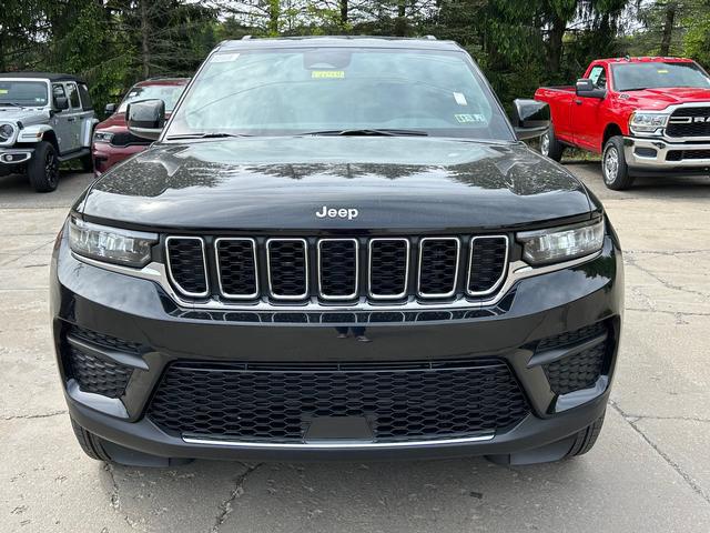 2025 Jeep Grand Cherokee GRAND CHEROKEE LAREDO X 4X4