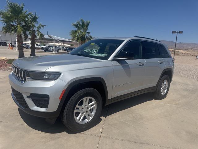 2025 Jeep Grand Cherokee GRAND CHEROKEE LAREDO 4X4