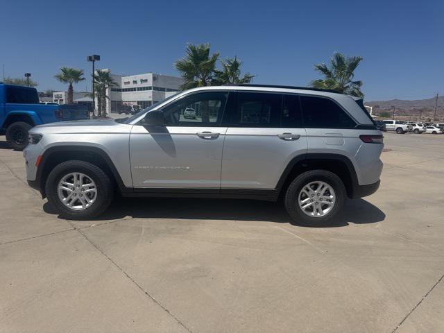 2025 Jeep Grand Cherokee GRAND CHEROKEE LAREDO 4X4
