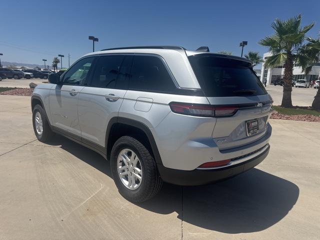 2025 Jeep Grand Cherokee GRAND CHEROKEE LAREDO 4X4