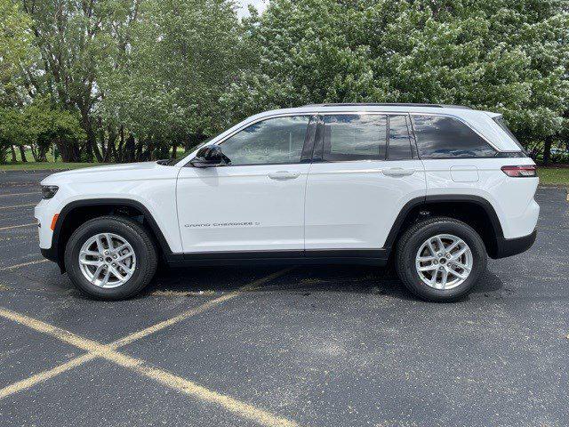 2025 Jeep Grand Cherokee GRAND CHEROKEE LAREDO X 4X4