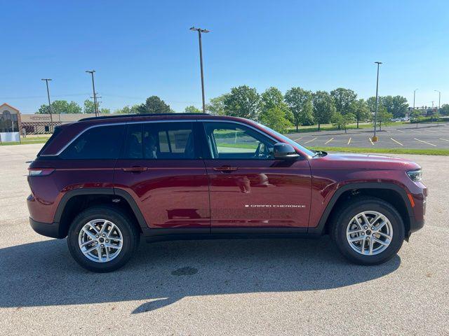 2025 Jeep Grand Cherokee GRAND CHEROKEE LAREDO X 4X4