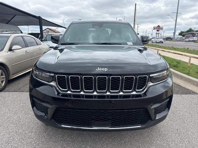 2025 Jeep Grand Cherokee GRAND CHEROKEE LAREDO 4X4