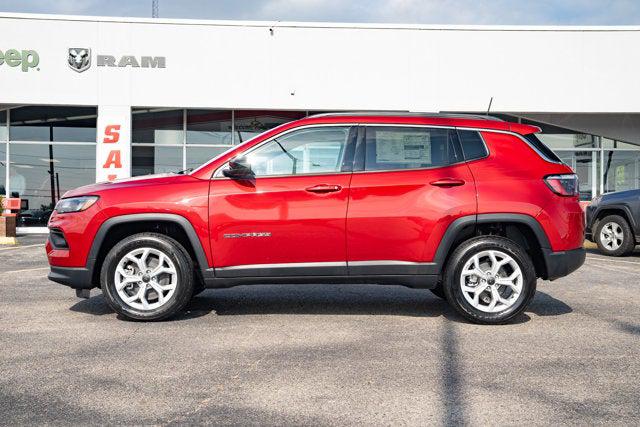 2025 Jeep Compass COMPASS LATITUDE 4X4
