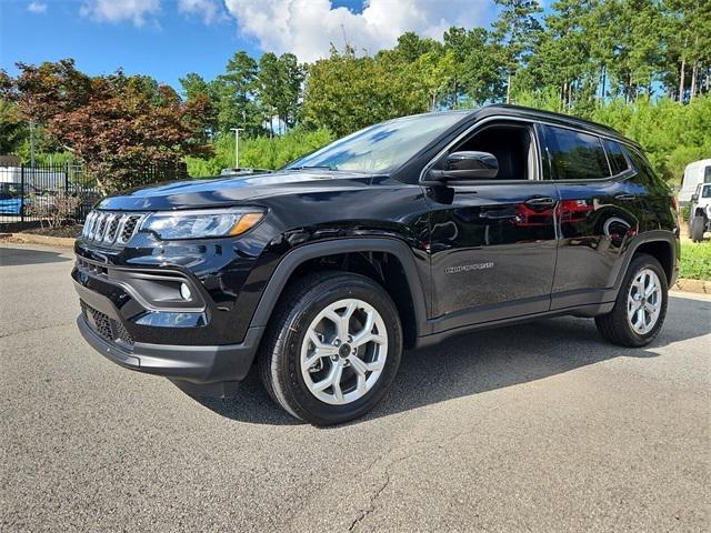2025 Jeep Compass COMPASS LATITUDE 4X4