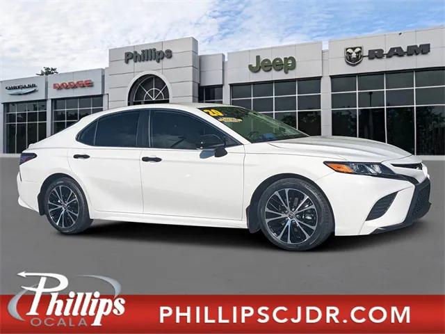 2020 Toyota Camry SE