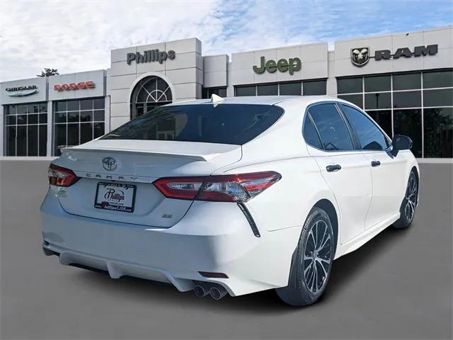 2020 Toyota Camry SE