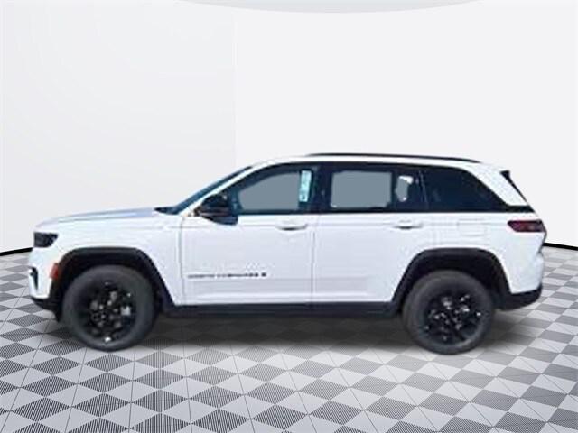 2025 Jeep Grand Cherokee GRAND CHEROKEE LAREDO X 4X4