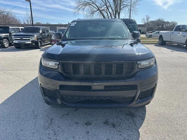 2025 Jeep Grand Cherokee GRAND CHEROKEE L ALTITUDE 4X4