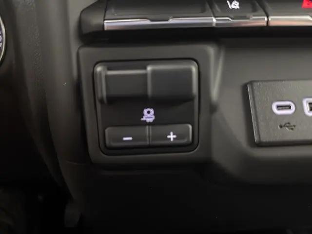 2025 Chevrolet Silverado 2500HD 4WD Double Cab Long Bed Work Truck