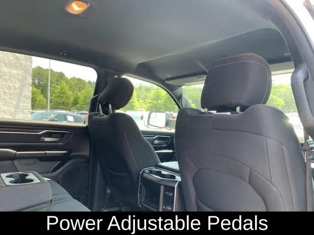 2022 Ram 1500 Big Horn Crew Cab 4x4 5'7" Box
