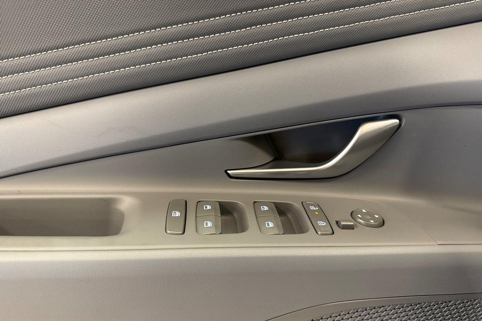 2025 Hyundai Elantra Blue - Photo 11