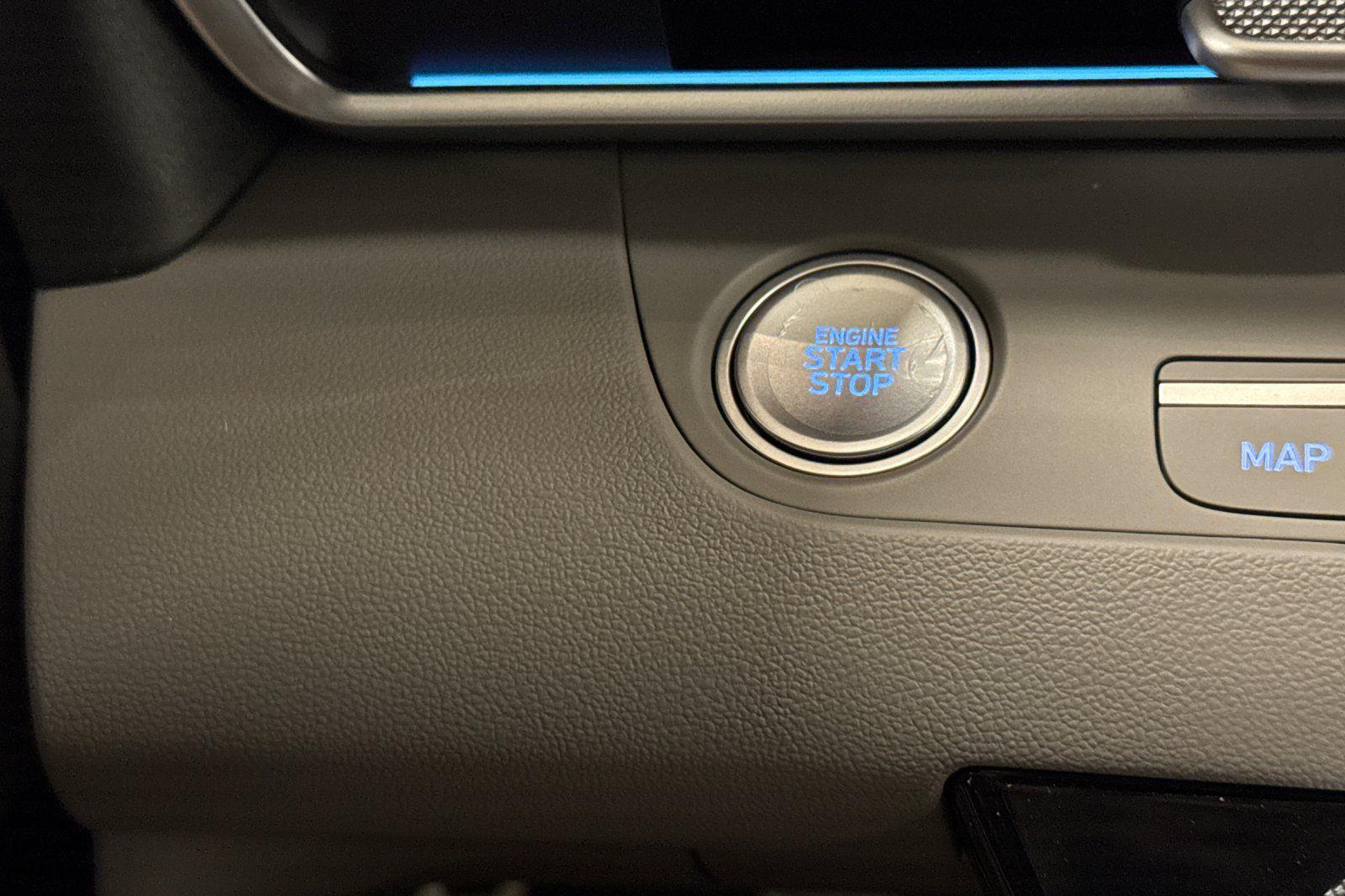 2025 Hyundai Elantra Blue - Photo 22