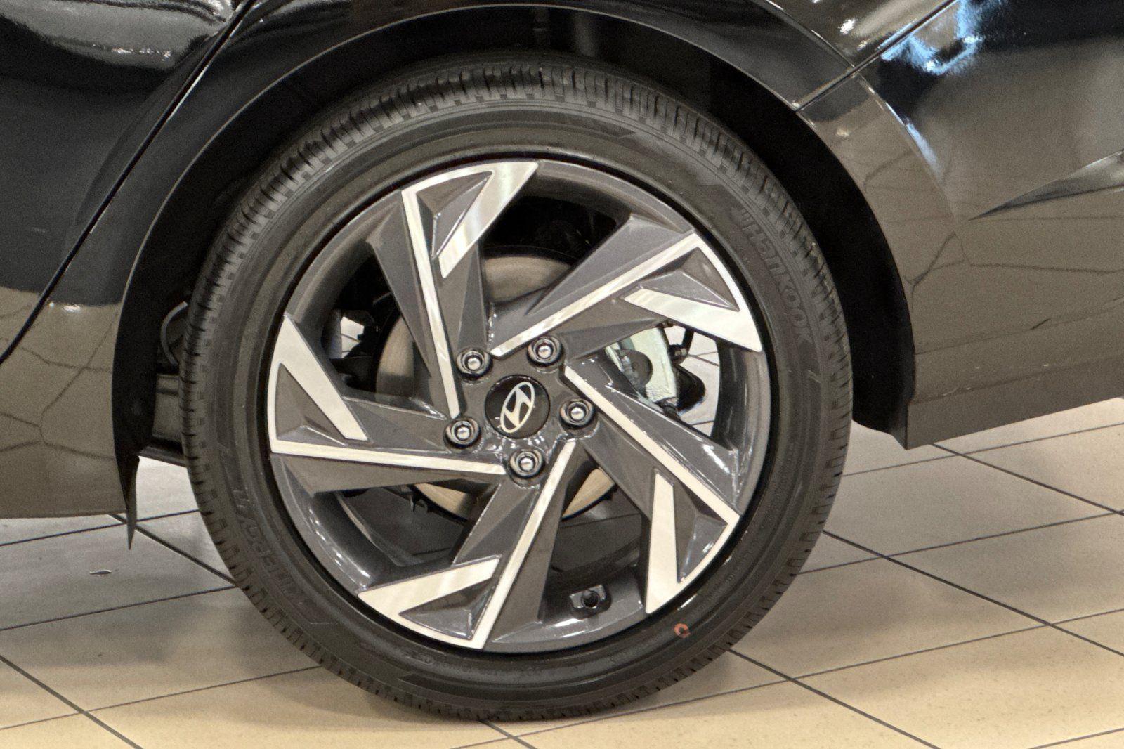 2025 Hyundai Elantra Blue - Photo 25
