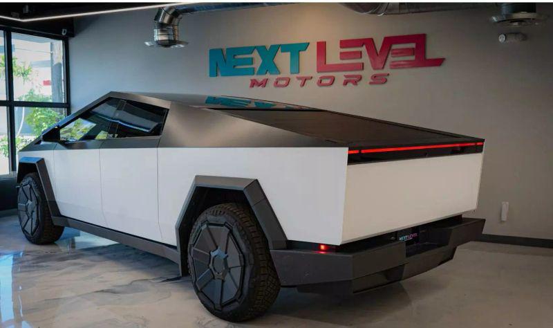 2024 Tesla Cybertruck Cyberbeast