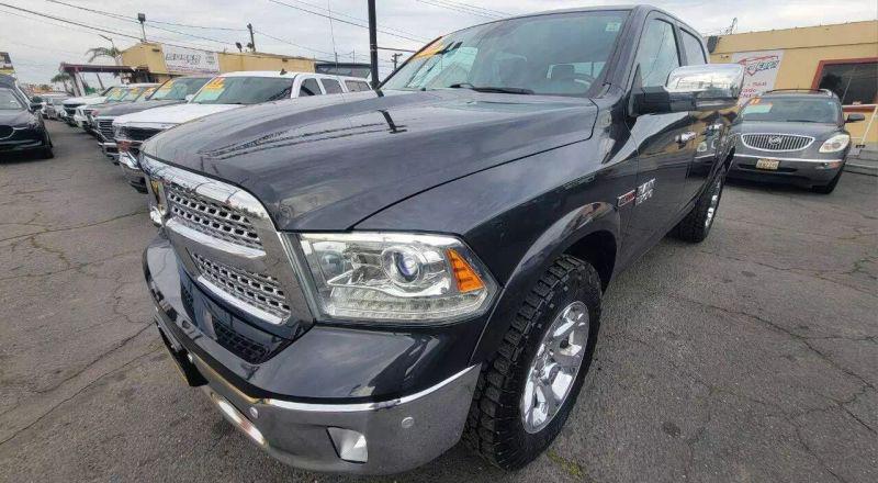 2018 Ram 1500 Laramie Crew Cab 4x4 5'7" Box