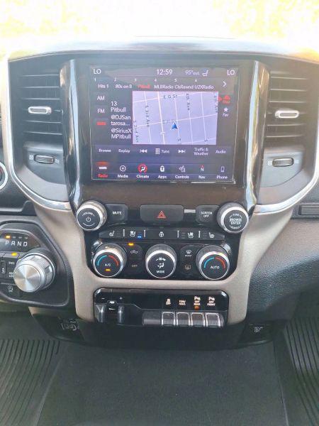 2019 Ram 1500 Laramie Crew Cab 4x4 5'7" Box