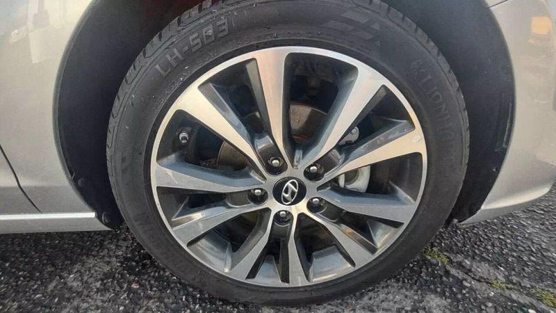 2019 Hyundai Elantra GT Base