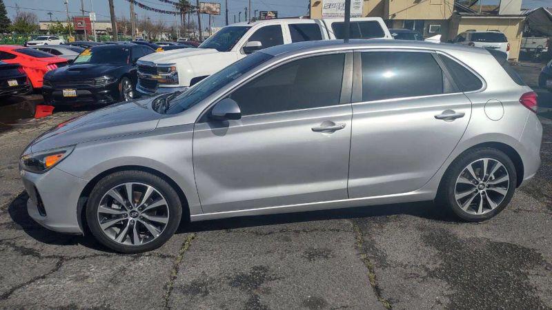 2019 Hyundai Elantra GT Base