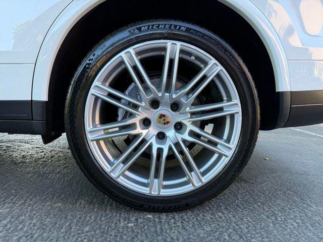 2018 Porsche Cayenne Platinum Edition