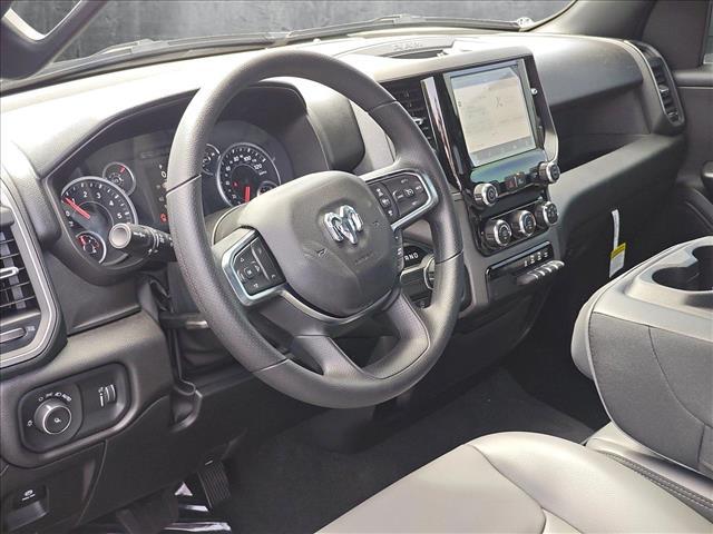 2025 RAM Ram 1500 RAM 1500 TRADESMAN QUAD CAB 4X2 64 BOX
