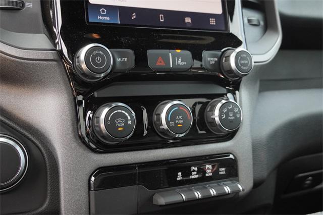 2025 RAM Ram 1500 RAM 1500 TRADESMAN QUAD CAB 4X2 64 BOX